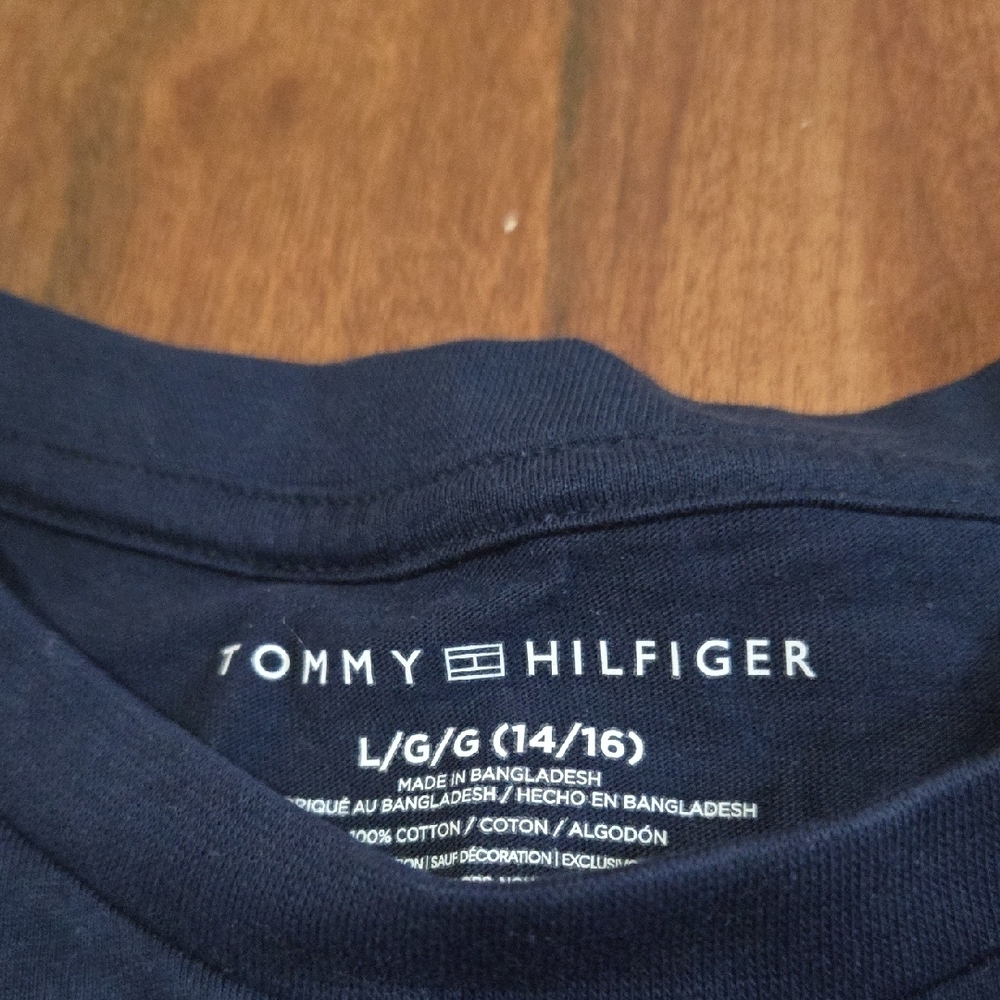 Tommy Hilfiger Logo Navy  Short Sleeve Tee BOYS SIZE 14 16 - Picture 4 of 8